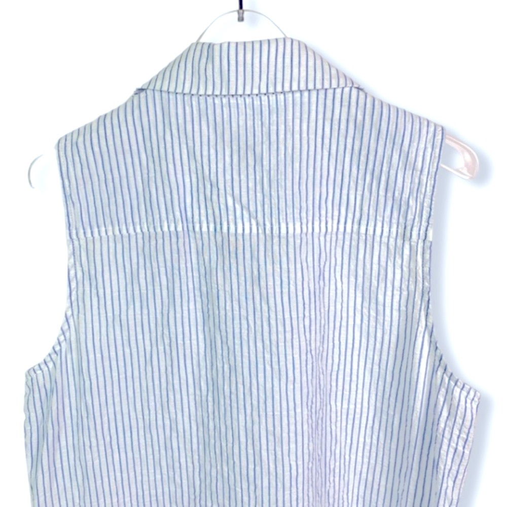 Michael Kors top, blue & white striped, seersucker vibe, sleeveless, tie front - Picture 4 of 8